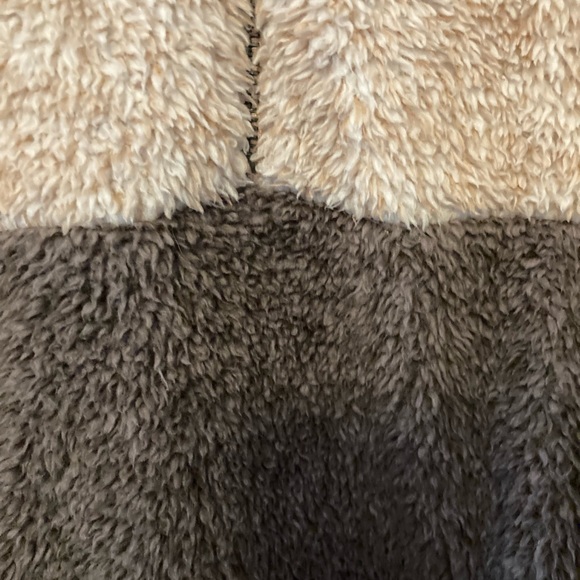 👚(bundle 4 items w/👚for $16) Fleece pull over sweater jacket by Maurices - Picture 7 of 11
